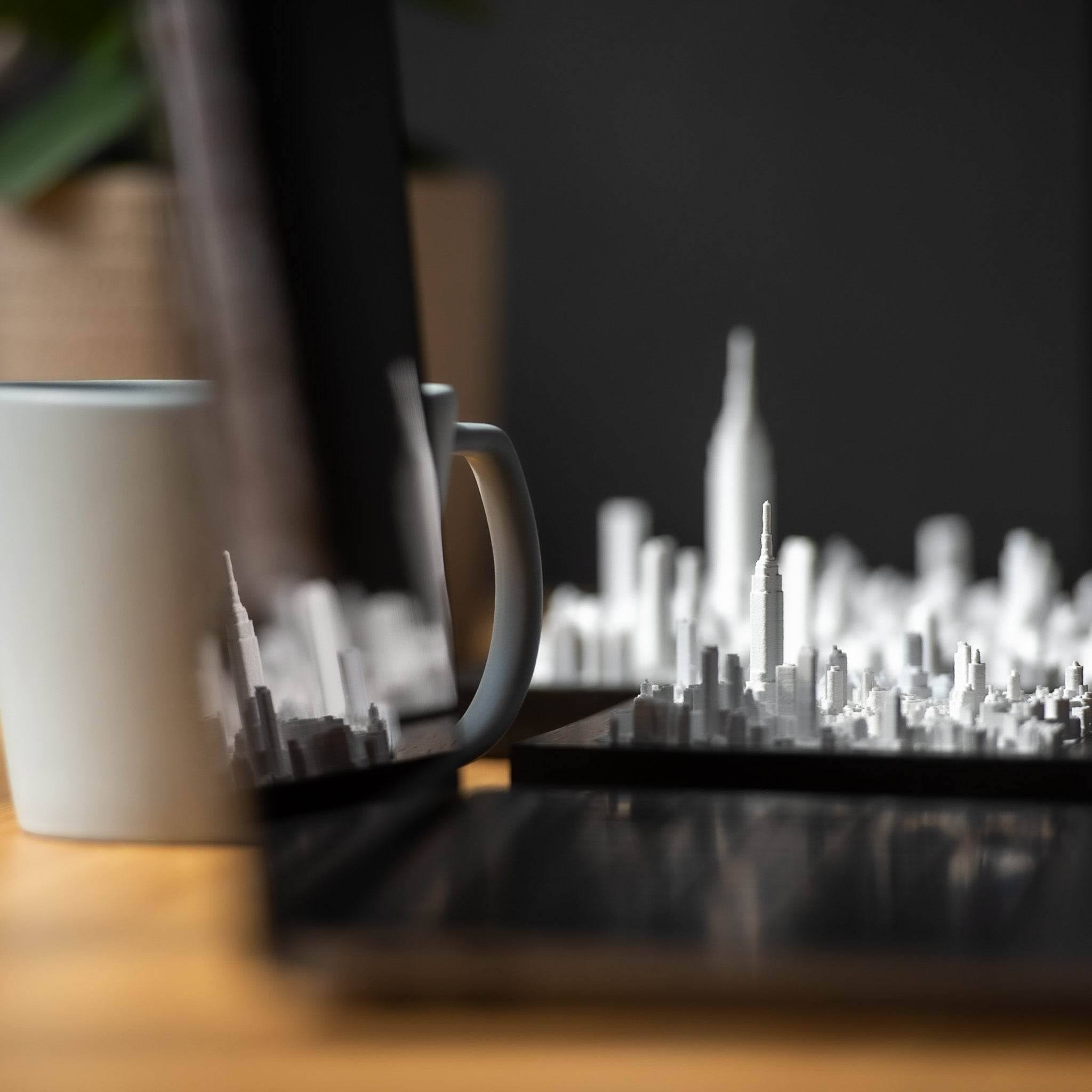 NewYork3DmodelminiCubeondeskreflection - CITYFRAMES